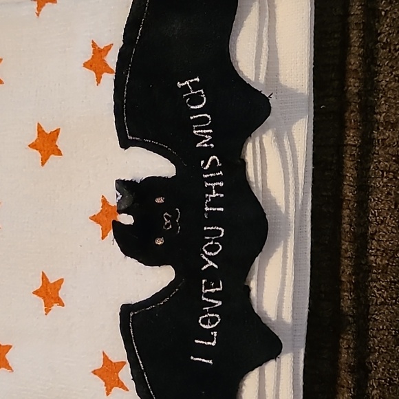 BUNDLE OF 4 HALLOWEEN HAND TOWELS - Picture 2 of 8